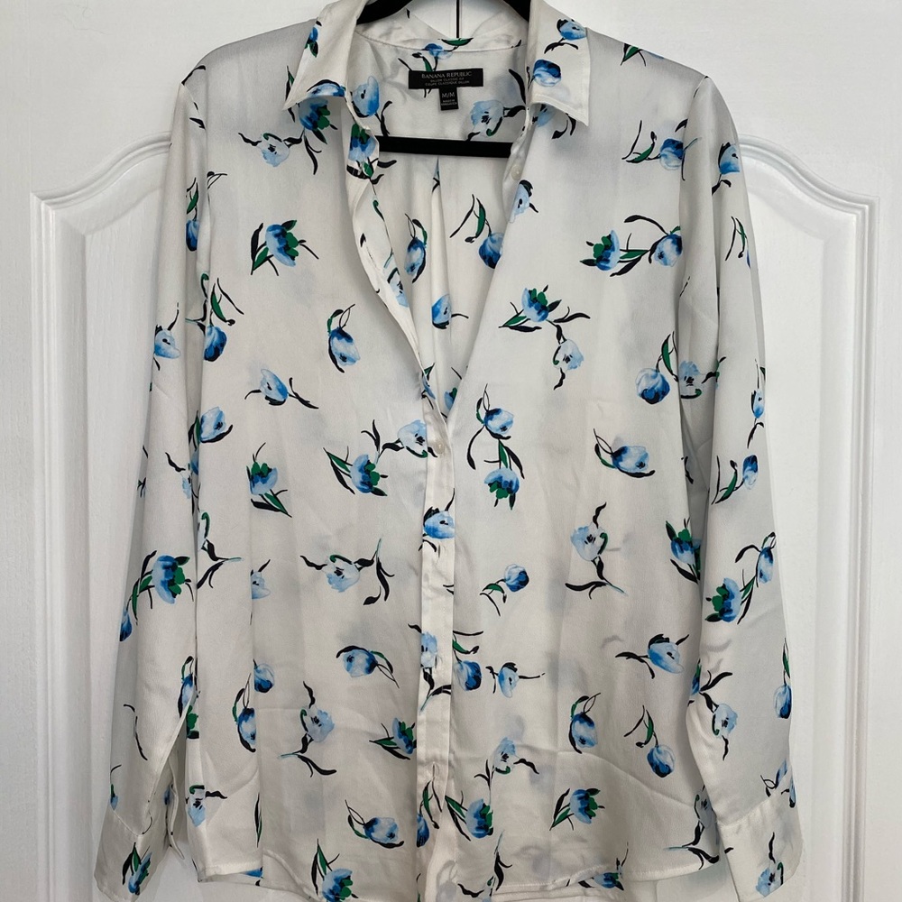 Banana Republic White Blouse with Flowers Size M
